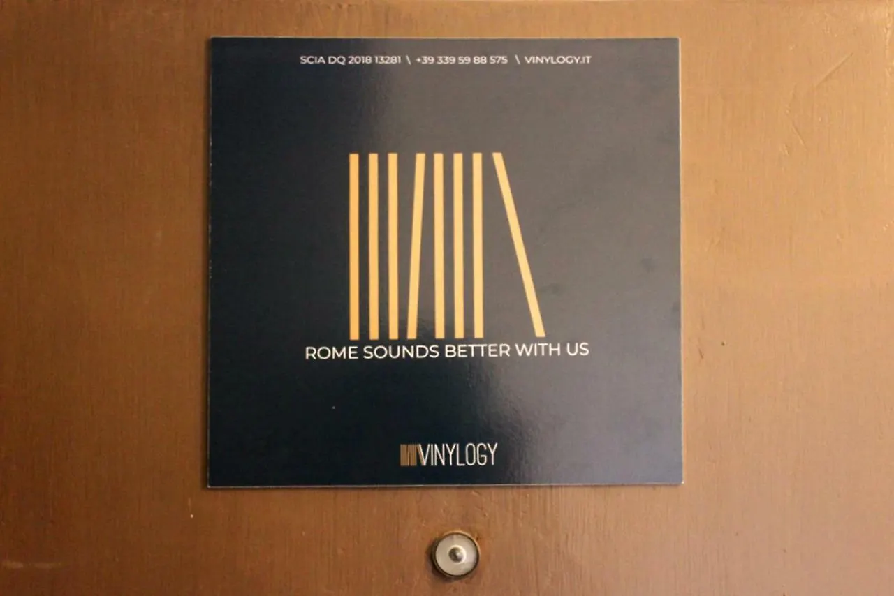 Vinylogy Apt Rzym