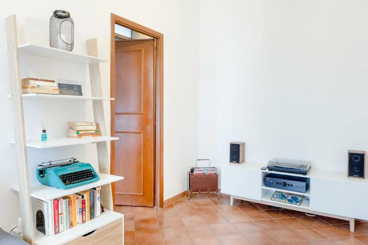 Vinylogy Apt Roma
